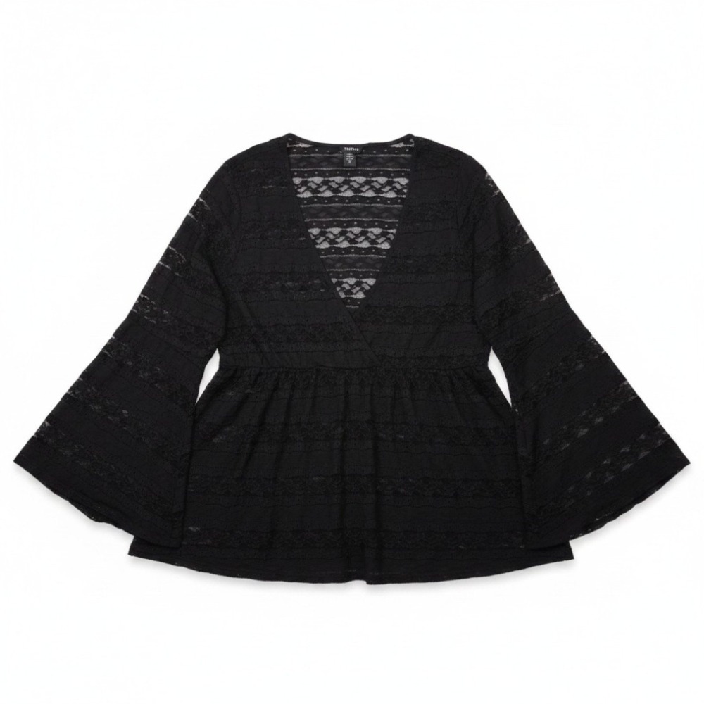 Torrid Lace Top Womens 5 5X Black Sheer Bell Sleeve Peplum Whimsigoth Fairy Goth